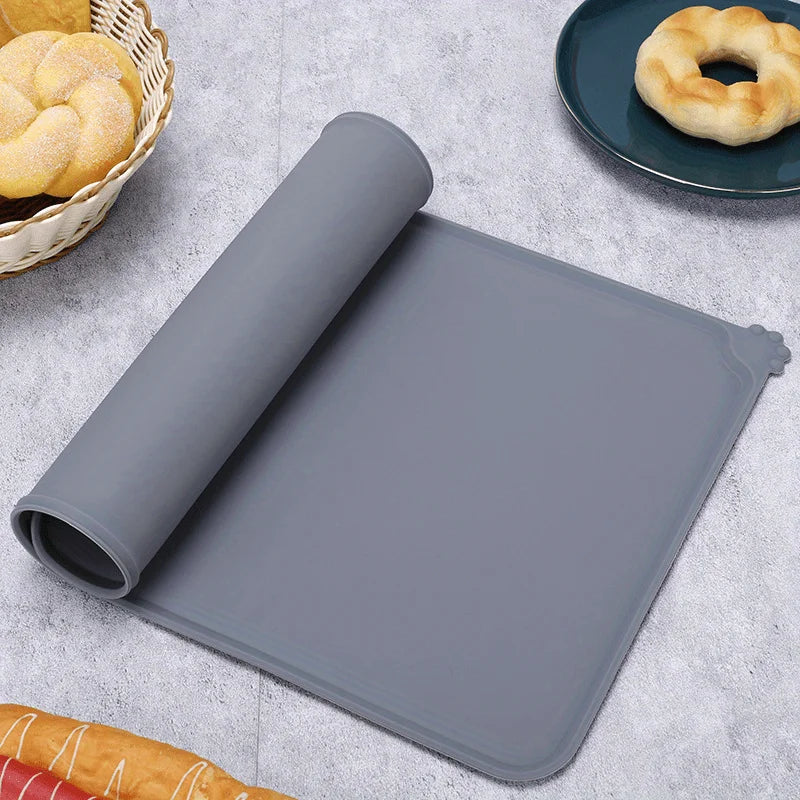 WATERPROOF NON SLIP SILICONE FEEDING MAT FOR DOGS AND CATS