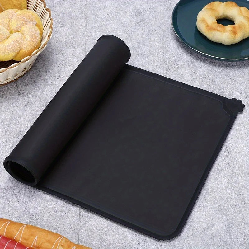 WATERPROOF NON SLIP SILICONE FEEDING MAT FOR DOGS AND CATS