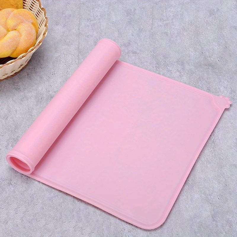 WATERPROOF NON SLIP SILICONE FEEDING MAT FOR DOGS AND CATS